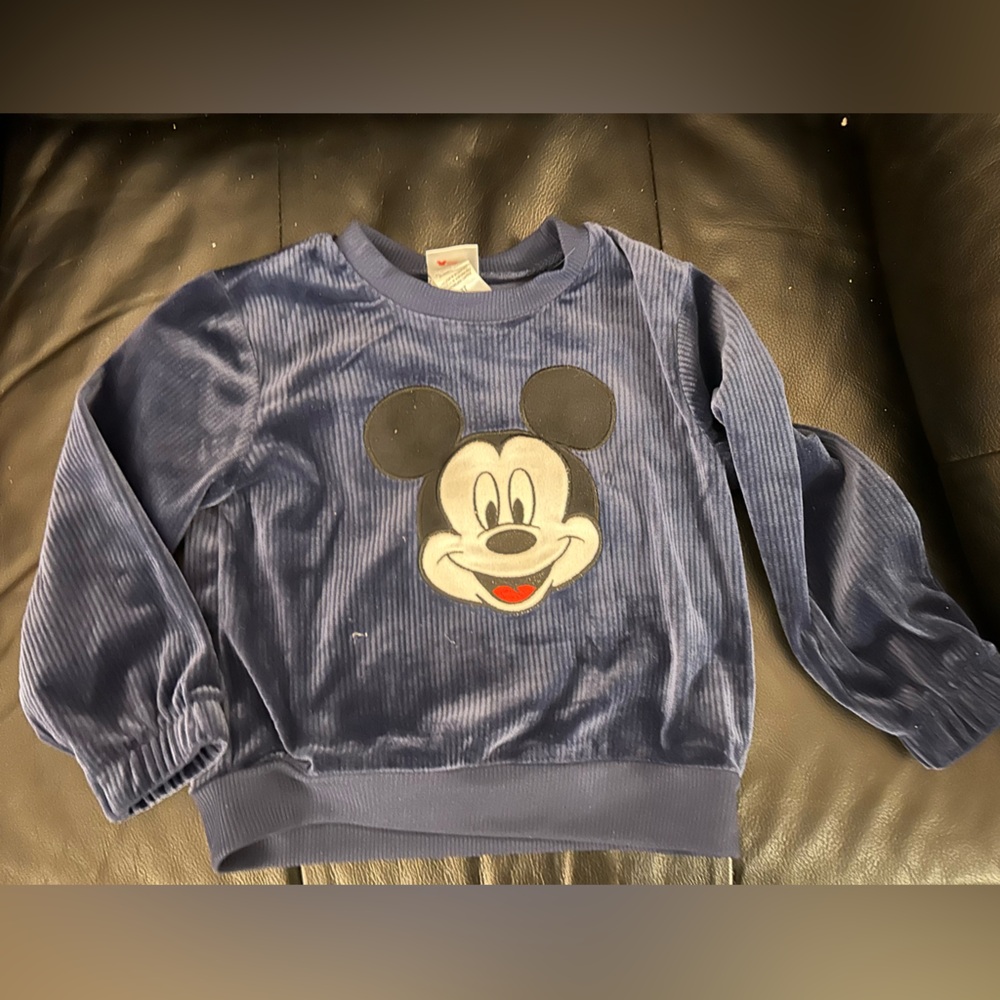 Disney boys Mickey Mouse long sleeve top 3T worn twice